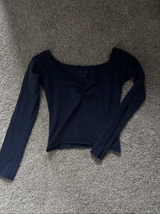 Brandy Melville Tops - Brandy Melville Navy Scoop Ruched Long Sleeve Top